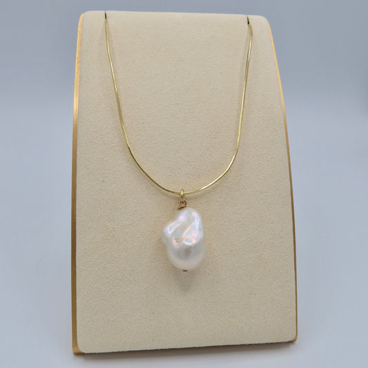 Timeless Pearl Pendant